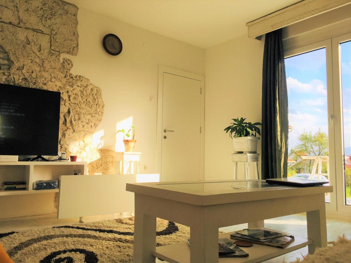 Mala Oaza Apartment ชาชาค ภายนอก รูปภาพ